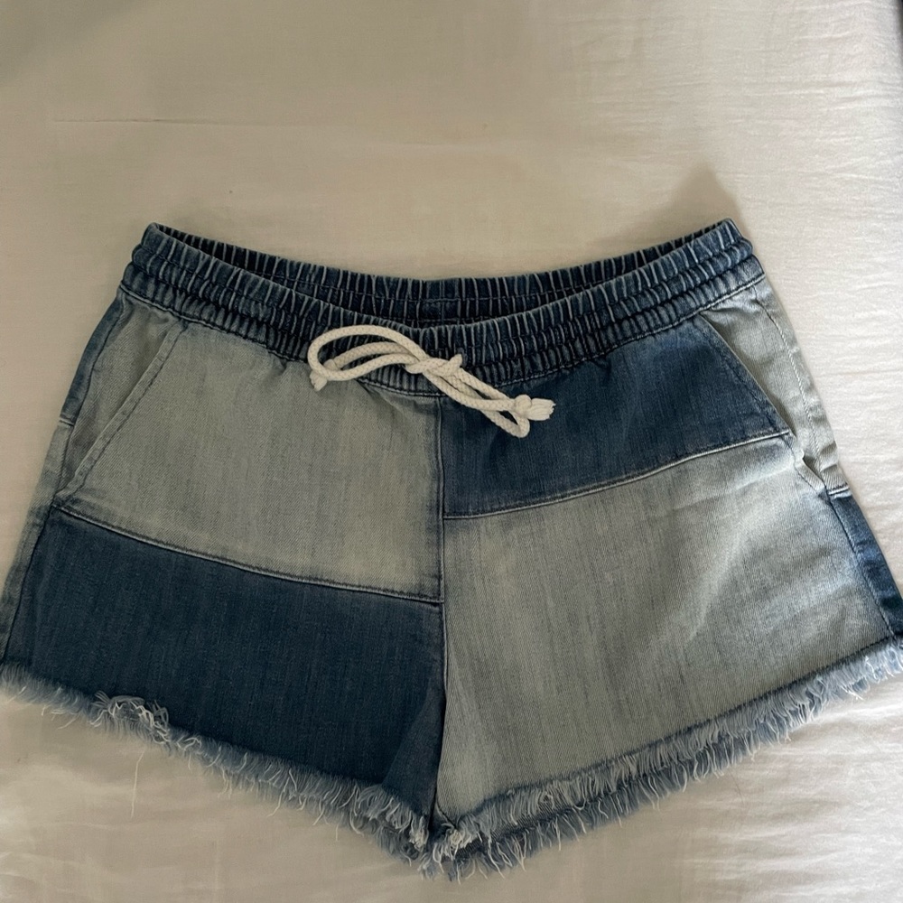 Aeri Womens Jean shorts, relaxed fit.